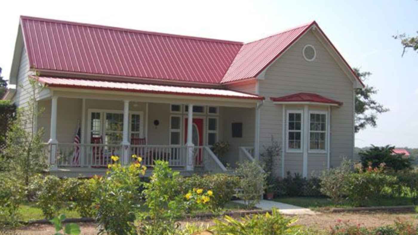 Red Metal Roof House Color Combinations - Steel & Stud